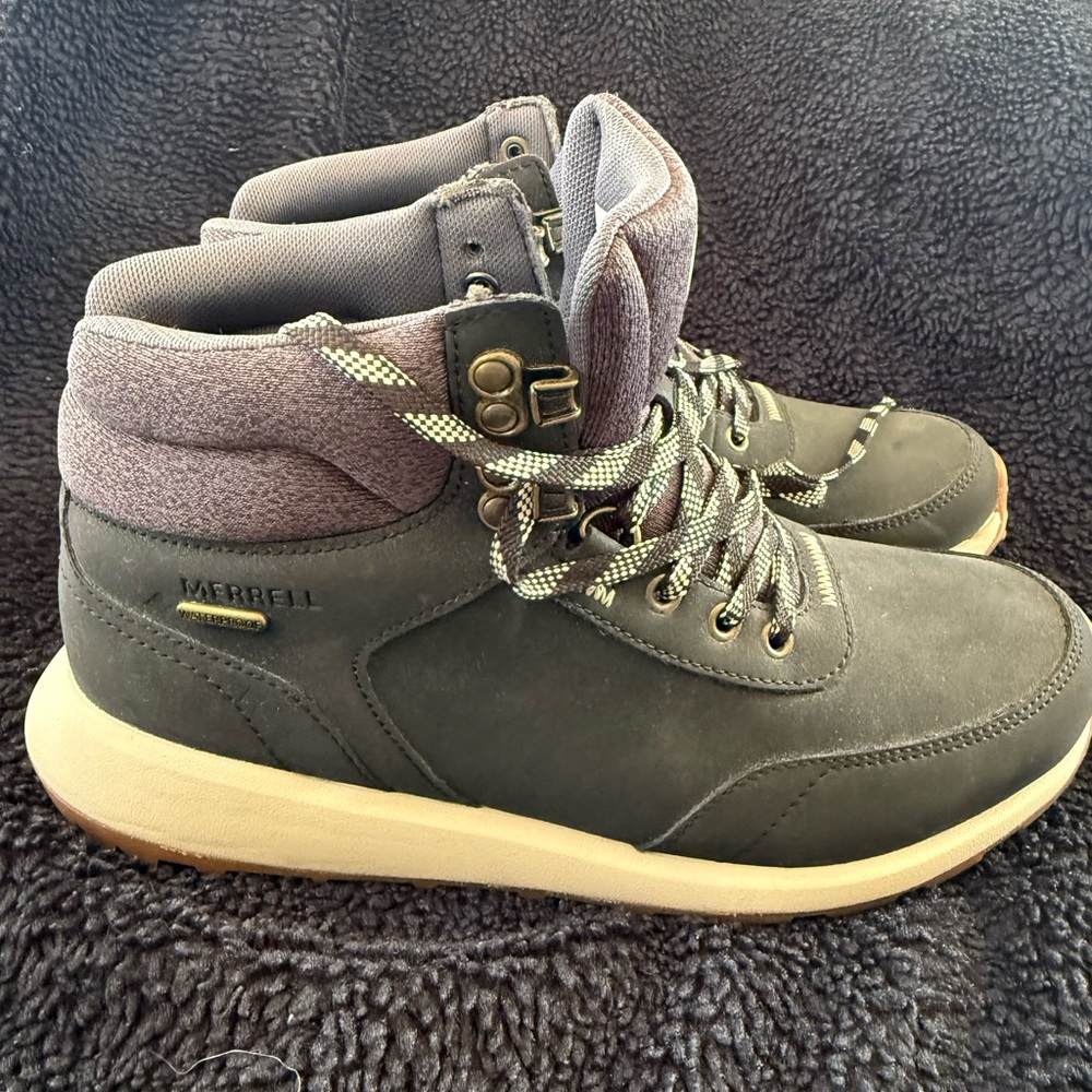 Merrell Boots - Picture 4 of 7